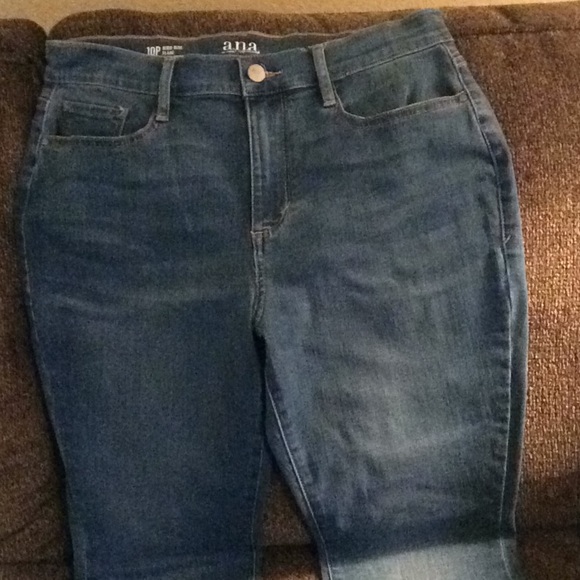 FINAL SALE PRICE A.N.A. 10P High Rise Flare Leg Jeans - Picture 4 of 5